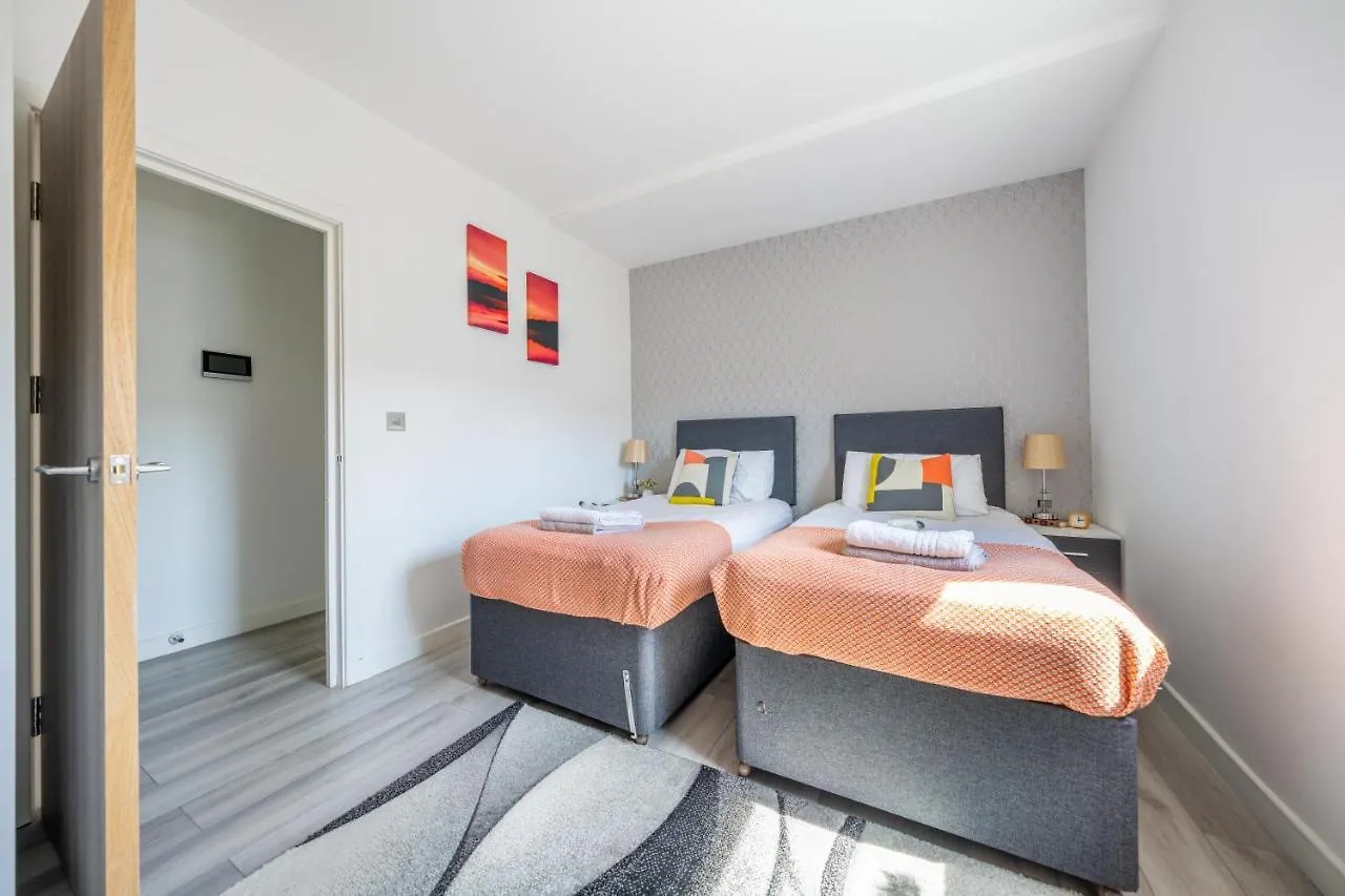 Apartment Ash View Place 4 -Heathrow - Thorpe Park - Free Parking Staines-upon-Thames United Kingdom