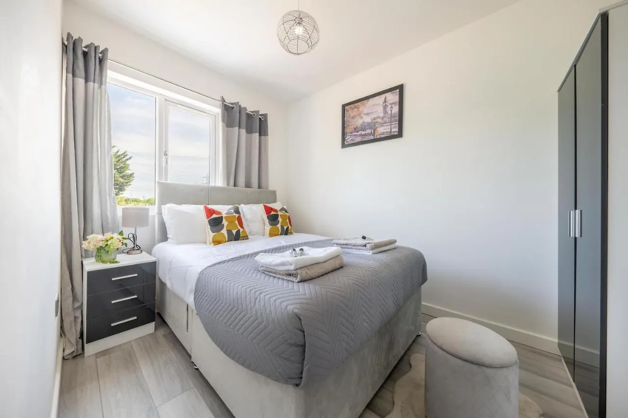 Apartmán Ash View Place 4 -Heathrow - Thorpe Park - Free Parking Staines-upon-Thames